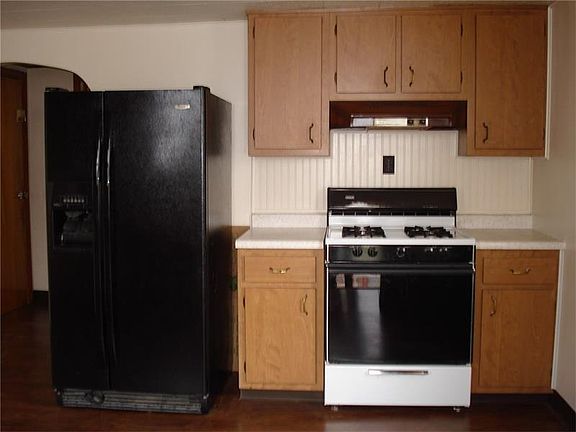 5th image of 824 Allwine Ave