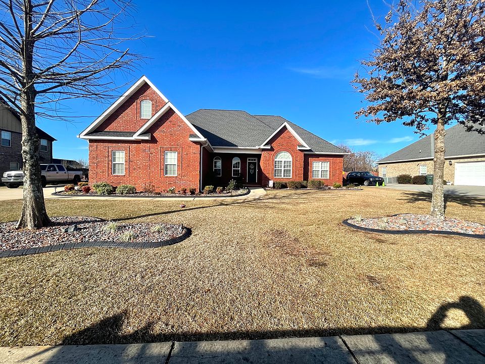 1st image of 404 Rosewater Dr