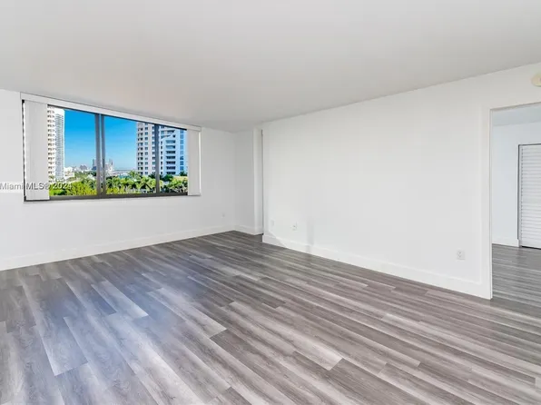 540 Brickell Key Dr APT 900, Miami, FL 33131