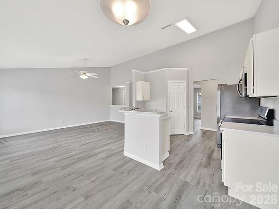 4th image of 116 Winborne Dr