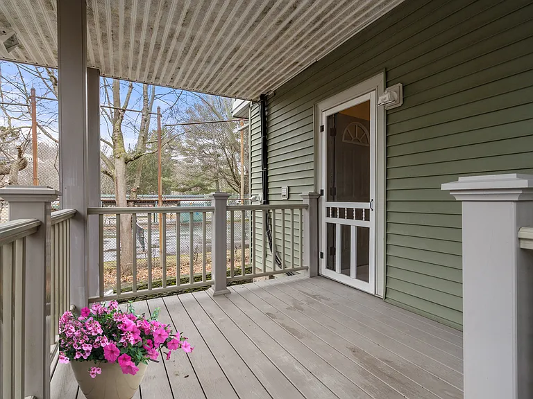 50 Kenwood St — Photo 15