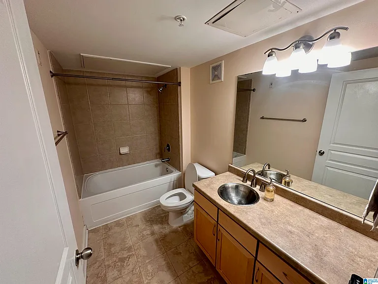 2020 5th Ave S #340 — Photo 28