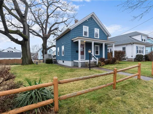 295 Woodbine St, Cranston, RI 02910