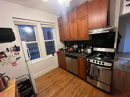 108 Myrtle St Photo 1
