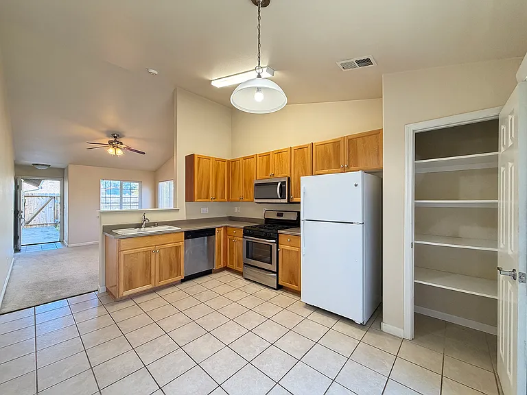 1243 N Park Ln — Photo 7
