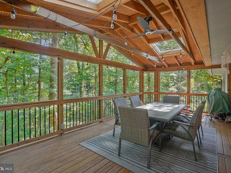 1715 Hollinwood Dr — Photo 23