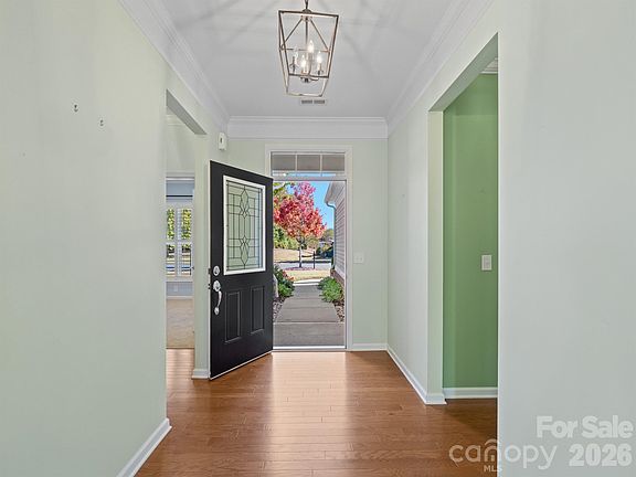 4th image of 2035 Kennedy Dr