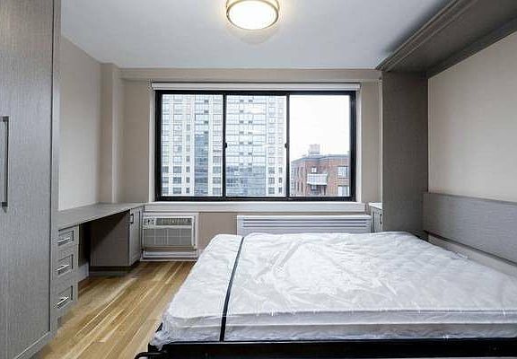 4th image of 784 Columbus Ave APT 15N