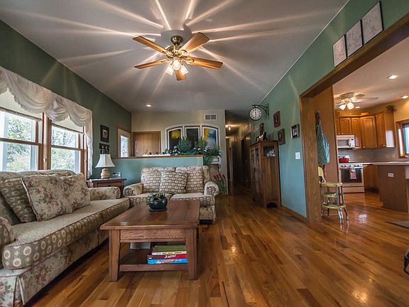 4th image of 25384 Coral Ln