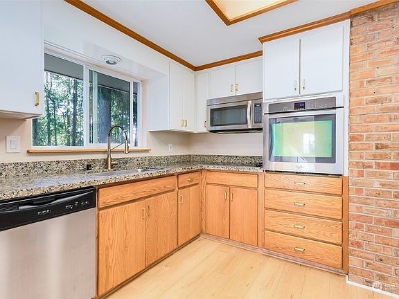 3rd image of 10701 83rd Avenue SW