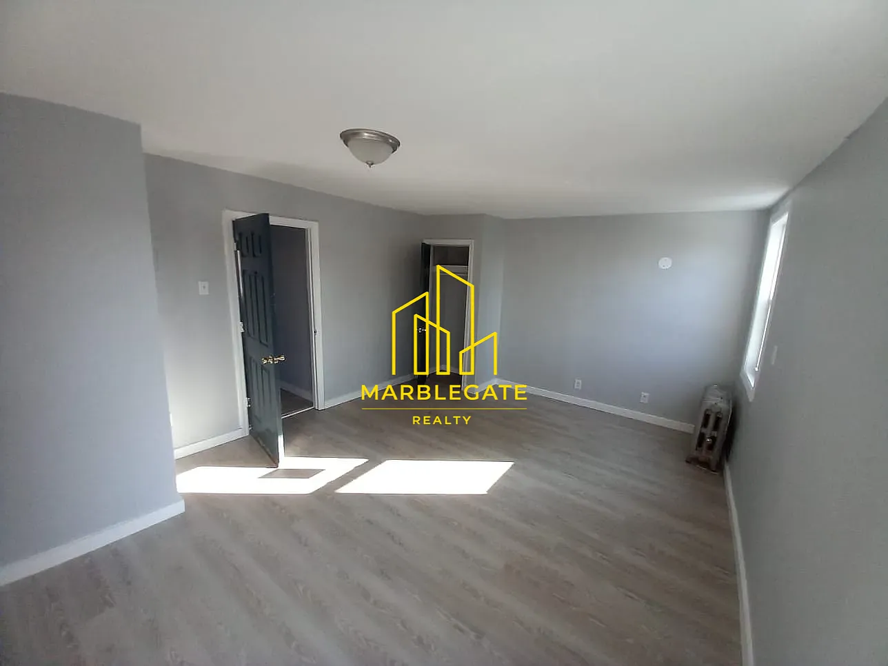 3 bed, 1050 sqft, $2,100 — Photo 4