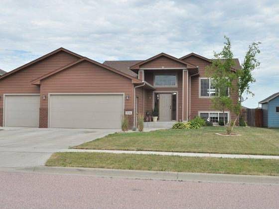 1st image of 706 Honeysuckle Dr