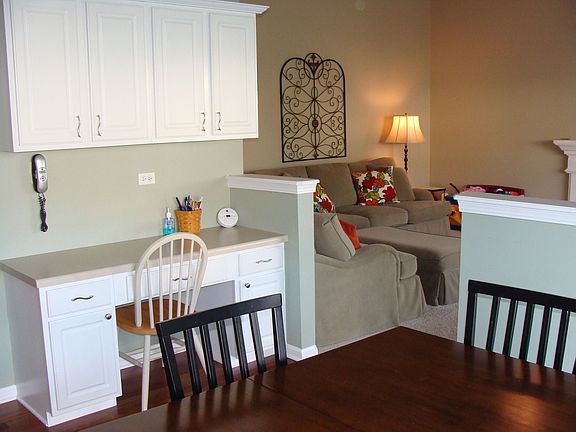 Planning desk/View of Family Room