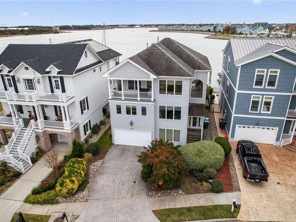 9712 Bay Point Dr, Norfolk, VA 23518