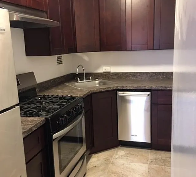 Park Heights Apartments — Photo 5