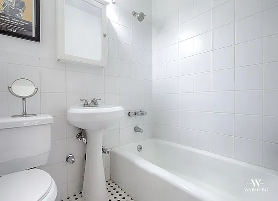 Rented by Warburg | media 12