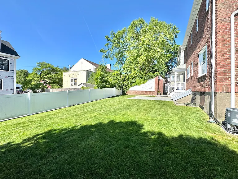 23 Benton Rd — Photo 7