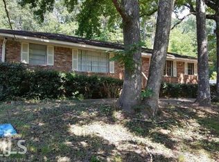 6520 Raymond Dr, Union City, GA 30291
