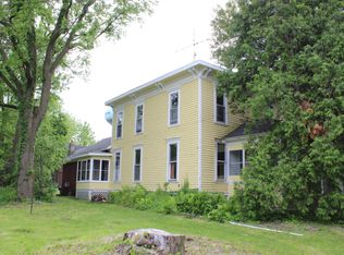 122 E School St, Sharon, WI 53585