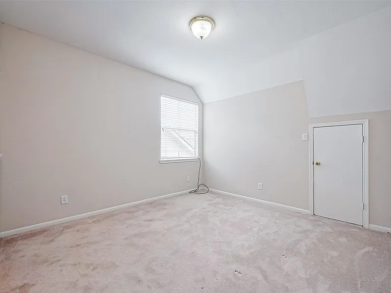 5547 Cranston Ct — Photo 29
