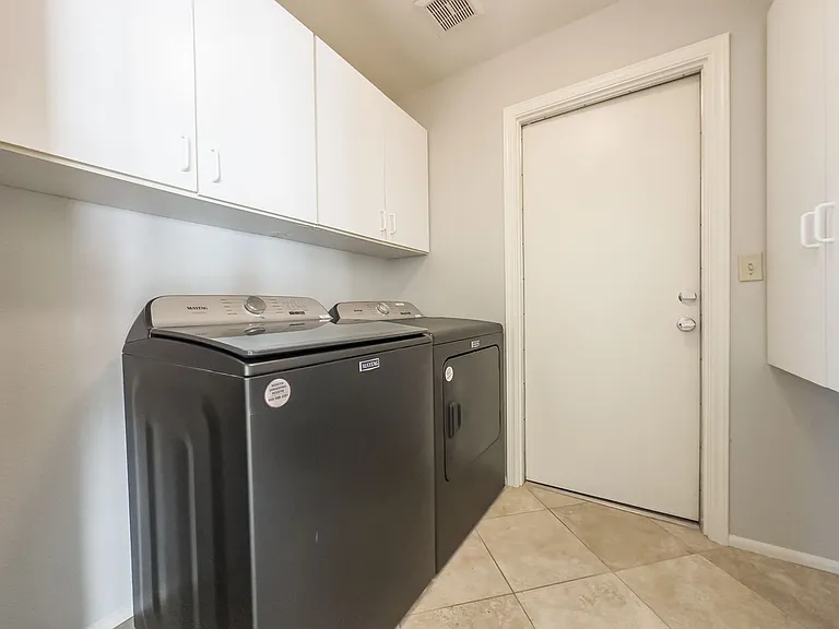 152 W La Vieve Ln — Photo 20