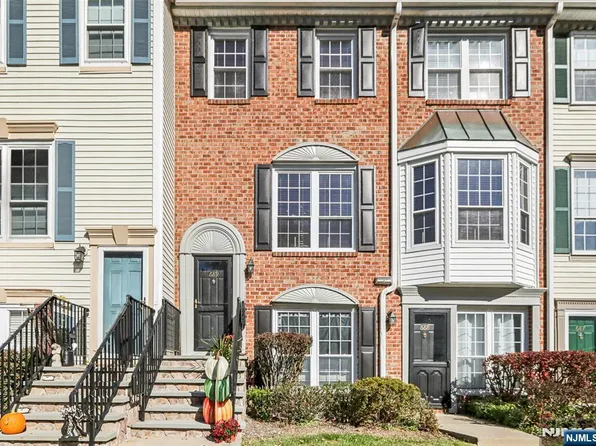 689 Plum Ter, Mahwah, NJ 07430