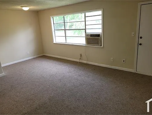 2 bed, 900 sqft, $1,200 — Photo 2