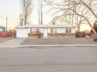 2506 Edgecliff Dr, Farmington, NM 87402
