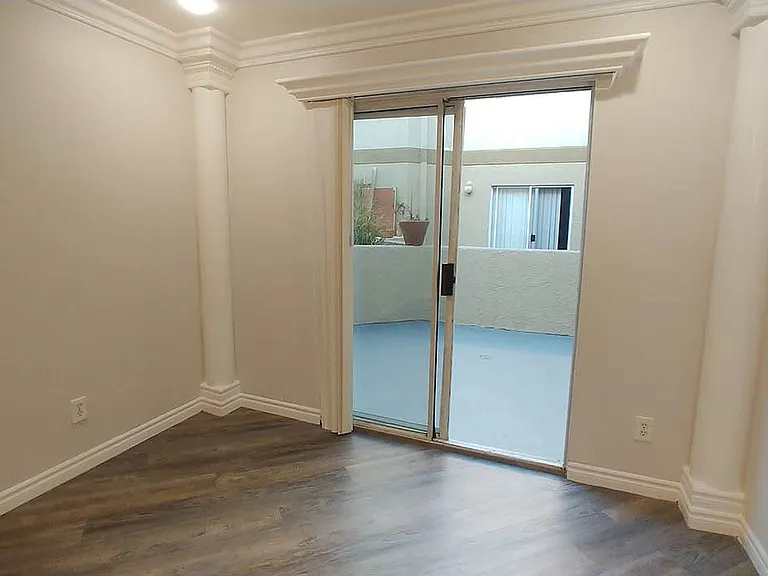 Village Beesan Condos — Photo 26