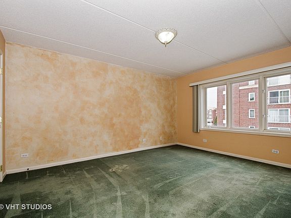 5th image of 7051 W Touhy Ave