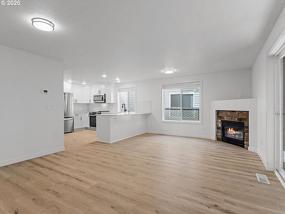 5th image of 3130 NE 115th Ave