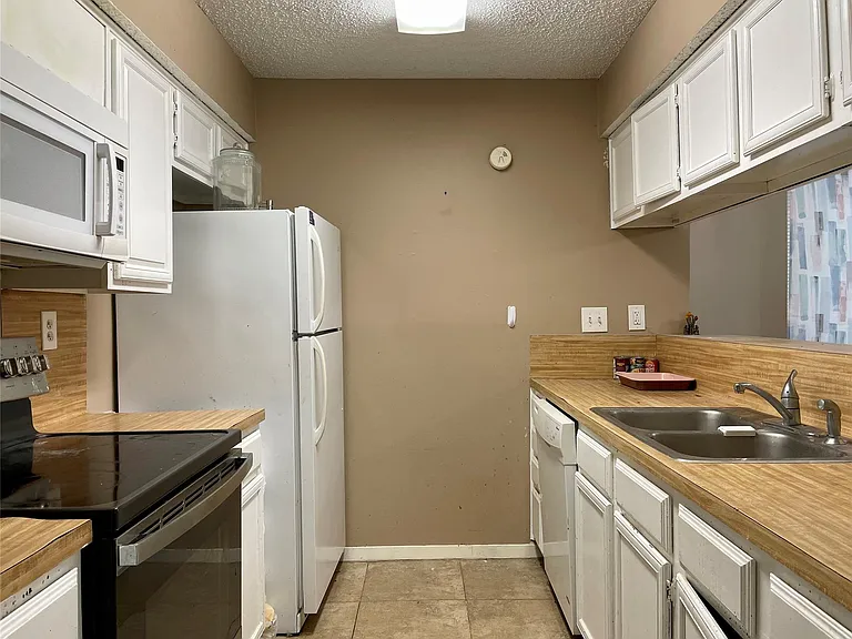 10130 Waterstone Dr — Photo 8