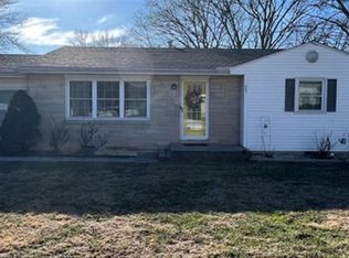 307 3rd St, Oaktown, IN 47561