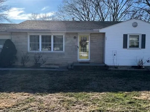 307 3rd St, Oaktown, IN 47561