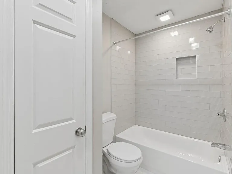 4930 Farmstead Ct NE — Photo 24