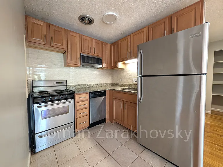 104 Babcock St #4 — Photo 9