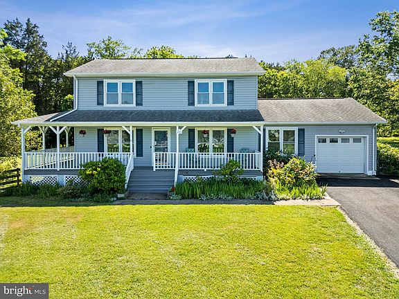 2nd image of 6821 Crescent Pl