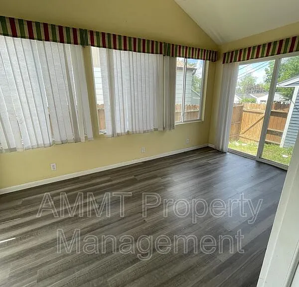 2220 Haven Ct SW — Photo 3