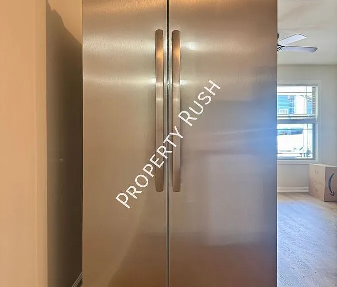 1718 Portland St #A — Photo 11