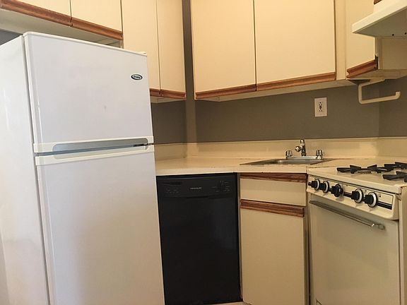 4th image of 112 Sussex St #5E