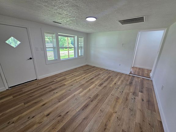 3rd image of 36 Shoemake Rd