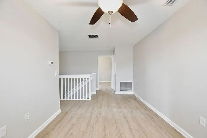 16005 Champlain St — Photo 16
