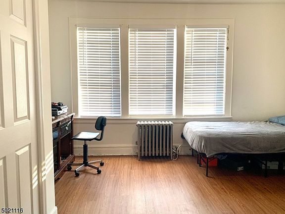 3rd image of 513-515 Beardsley Ave