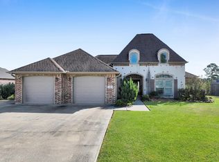 285 Stephanie Dr, Orange, TX 77630