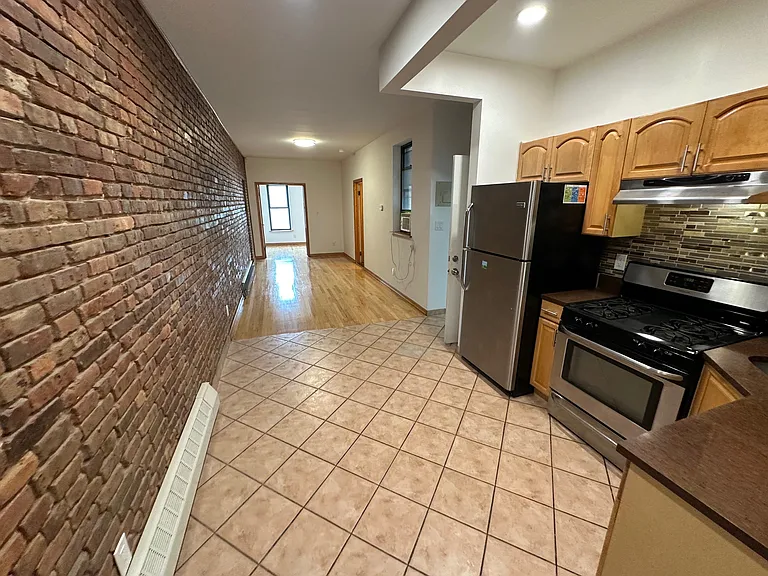 549 Morgan Ave #2 — Photo 1