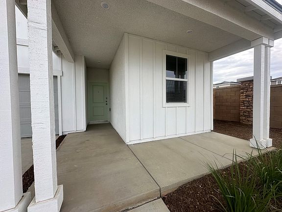 2nd image of 1094 W Pioneer Dr