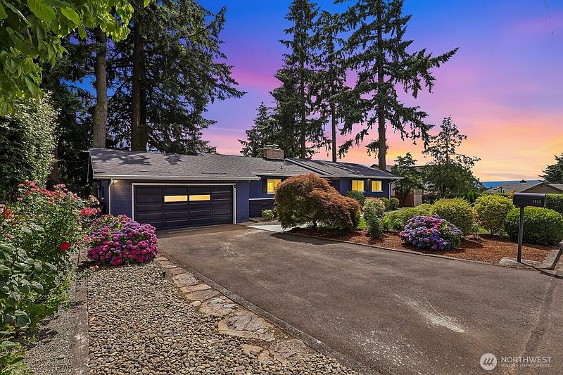 2nd image of 1015 NE 64th Street