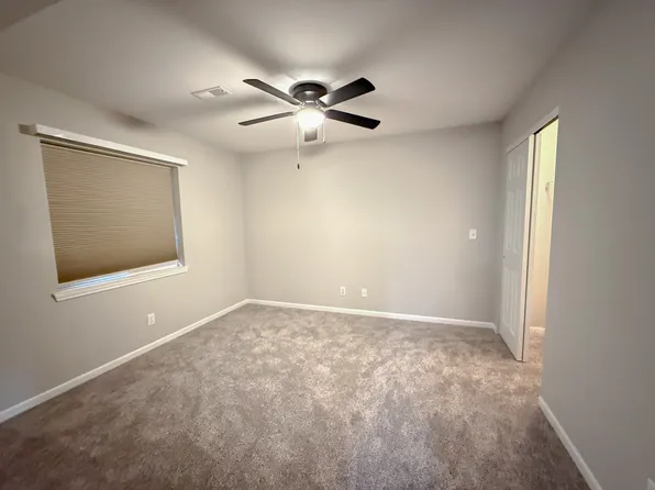 194 Park Place Ln #1F, Kaiser, MO 65047