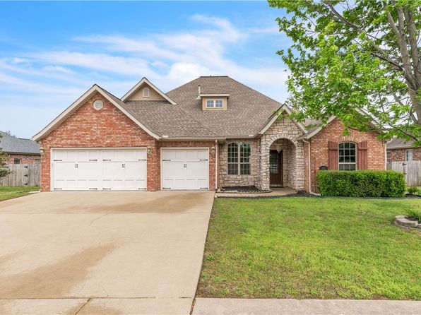 3905 SW Sycamore St, Bentonville, AR 72713