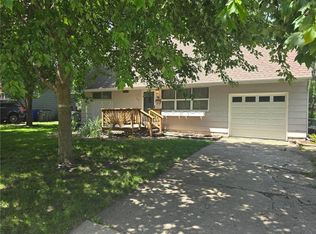 907 S Sunset Dr, Olathe, KS 66061